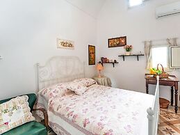 Quaint Holiday Home in Lecce Apulia near Town Center