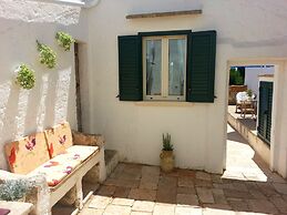 Quaint Holiday Home in Lecce Apulia near Town Center