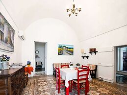 Quaint Holiday Home in Lecce Apulia near Town Center