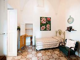 Quaint Holiday Home in Lecce Apulia near Town Center