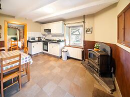 Authentic Cottage Near Vielsalm