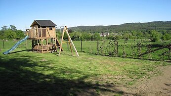 Authentic Cottage Near Vielsalm