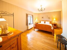 Authentic Cottage Near Vielsalm