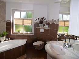 Ground Floor Tasteful Apartment with Terrace & Garden near Brilon