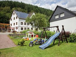 Lavish Apartment in Merschbach near Forest