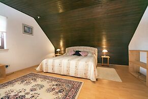 Apartment in a Former Farmhouse