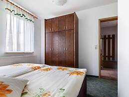 Apartment in Lichtenhain With Mountain Views