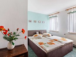 Apartment in Lichtenhain With Mountain Views