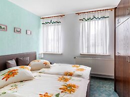 Apartment in Lichtenhain With Mountain Views