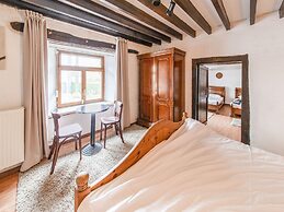 Characteristic Holiday Home With Balcony