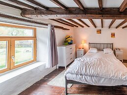 Characteristic Holiday Home With Balcony