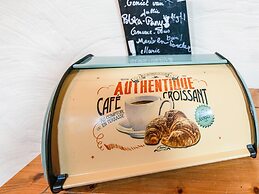 Characteristic Holiday Home With Balcony