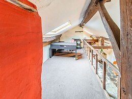 Characteristic Holiday Home With Balcony