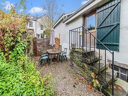 Characteristic Holiday Home With Balcony