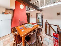 Characteristic Holiday Home With Balcony