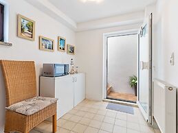 Cozy Apartment in Wismar near Baltic Sea