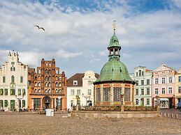 Cozy Apartment in Wismar near Baltic Sea