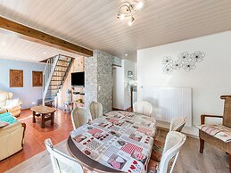 Holiday Home in Houffaliz With Garden