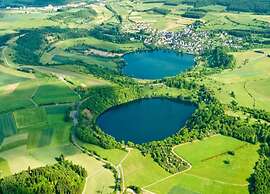 Cozy Apartment in Niederehe Eifel near Forest