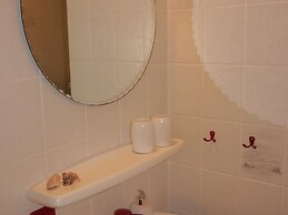 Cozy Apartment in Niederehe Eifel near Forest