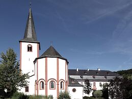 Cozy Apartment in Niederehe Eifel near Forest