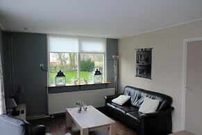 Cozy House with a Boat near Giethoorn & Weerribben Wieden National Par