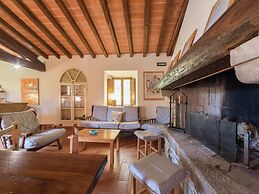 Belvilla by OYO Peaceful Chalet With Private Pool