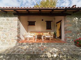 Belvilla by OYO Peaceful Chalet With Private Pool