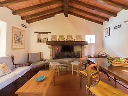 Belvilla by OYO Peaceful Chalet With Private Pool