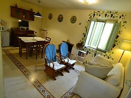 Amazing Farmhouse in Montecatini Terme with Hot Tub