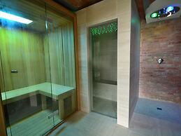 Amazing Farmhouse in Montecatini Terme with Hot Tub
