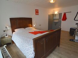 Very Comfortable House With Bathrooms and a Garden