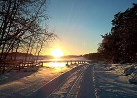 Modern Holiday Home Idyllic Setting With Terrace