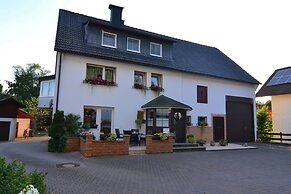 Modern Holiday Home Idyllic Setting With Terrace