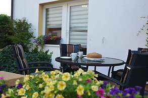 Modern Holiday Home Idyllic Setting With Terrace