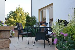 Modern Holiday Home Idyllic Setting With Terrace