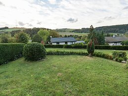 Ruhiger Bungalow am Hennesee mit Terrasse