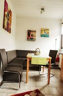 Ruhiger Bungalow am Hennesee mit Terrasse