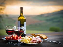 Holiday Home in Peaceful Setting and Large Garden