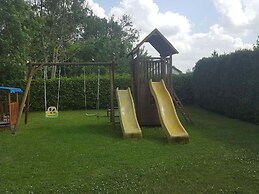 Cozy Apartment in Nohn With Terrace, Garden, BBQ