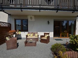 Cozy Apartment in Nohn With Terrace, Garden, BBQ