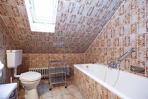 Apartment With Garden