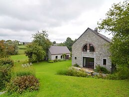 Quaint Holiday Home in Robechies Amid Meadows