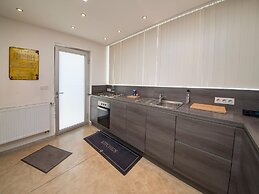 Stylish Stay Near Forest