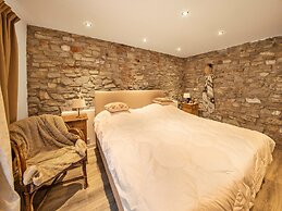 Stylish Stay Near Forest
