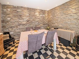 Stylish Stay Near Forest