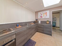 Stylish Stay Near Forest