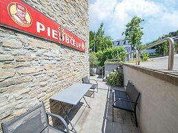 Stylish Stay Near Forest
