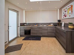 Stylish Stay Near Forest