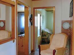 Cozy Apartment With Private Garden in Nisterau